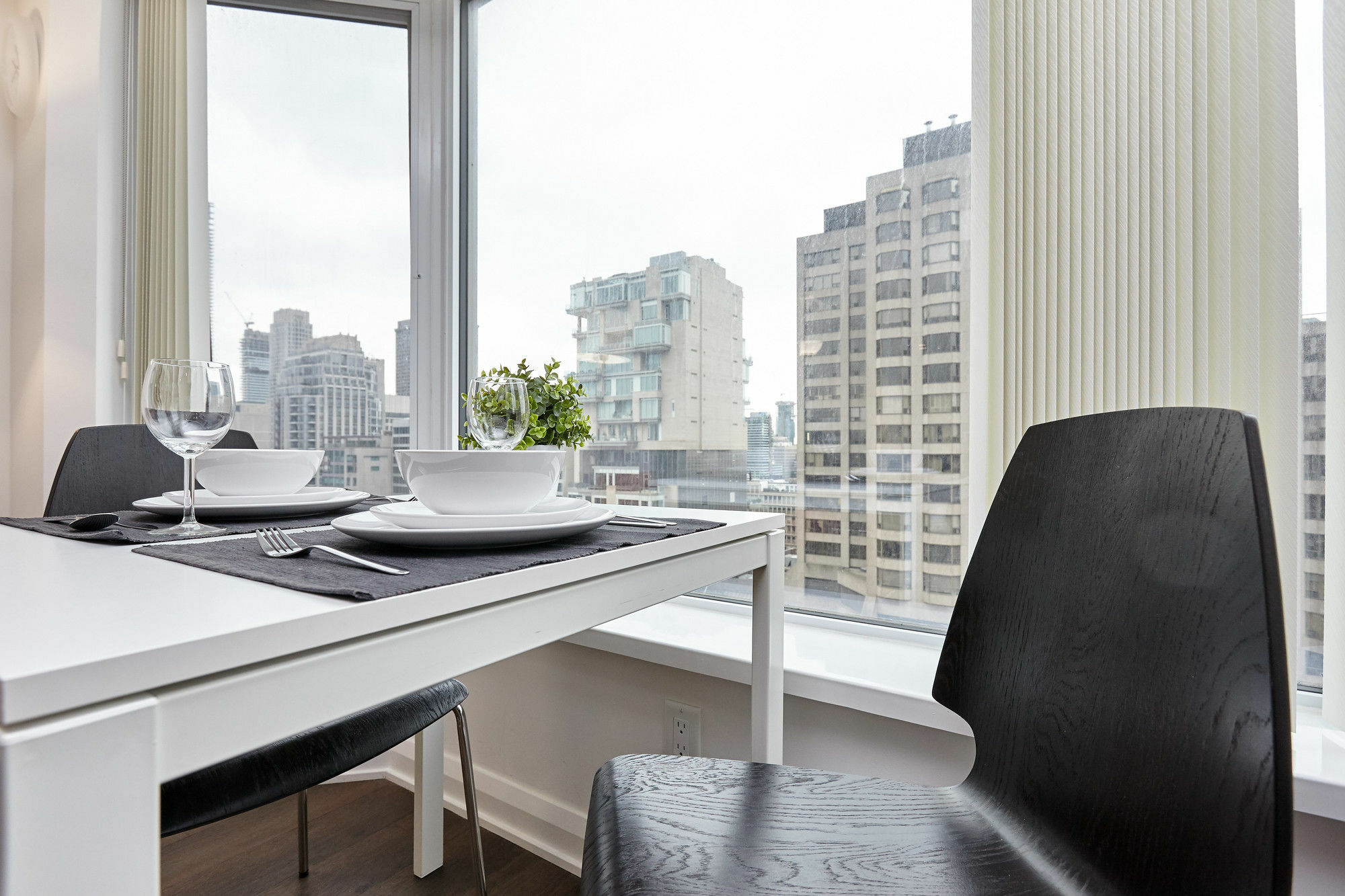 Atlas Suites - Yorkville Furnished Apartments Toronto Exterior foto