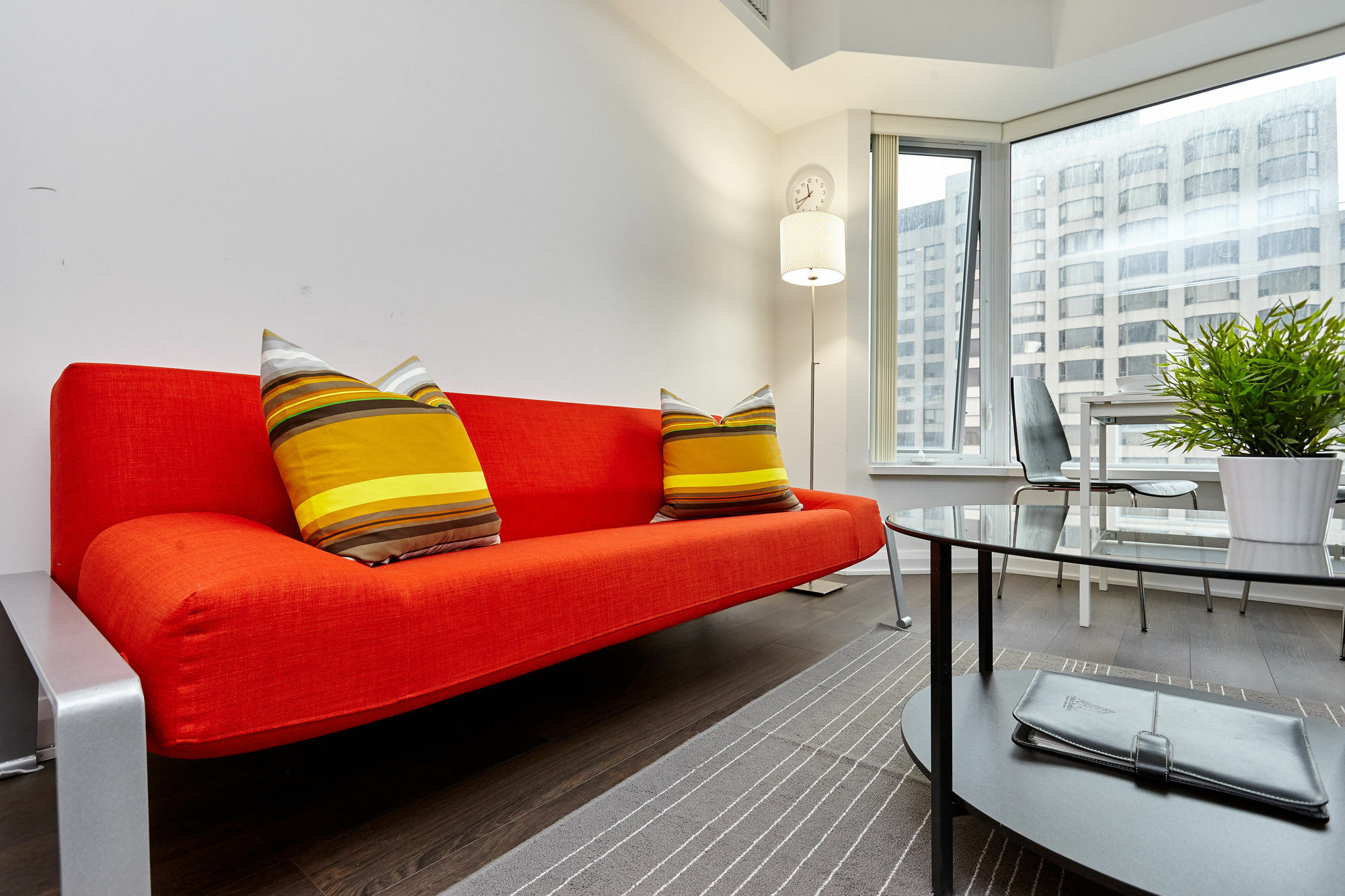 Atlas Suites - Yorkville Furnished Apartments Toronto Exterior foto
